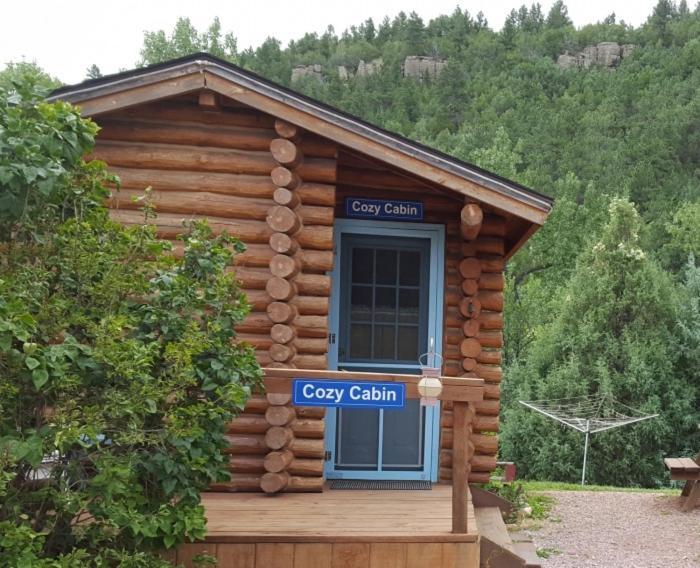 River Falls Lodging -Black Hills, South Dakota ฮ็อตสปริงส์ ภายนอก รูปภาพ
