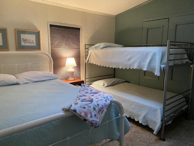River Falls Lodging -Black Hills, South Dakota ฮ็อตสปริงส์ ภายนอก รูปภาพ