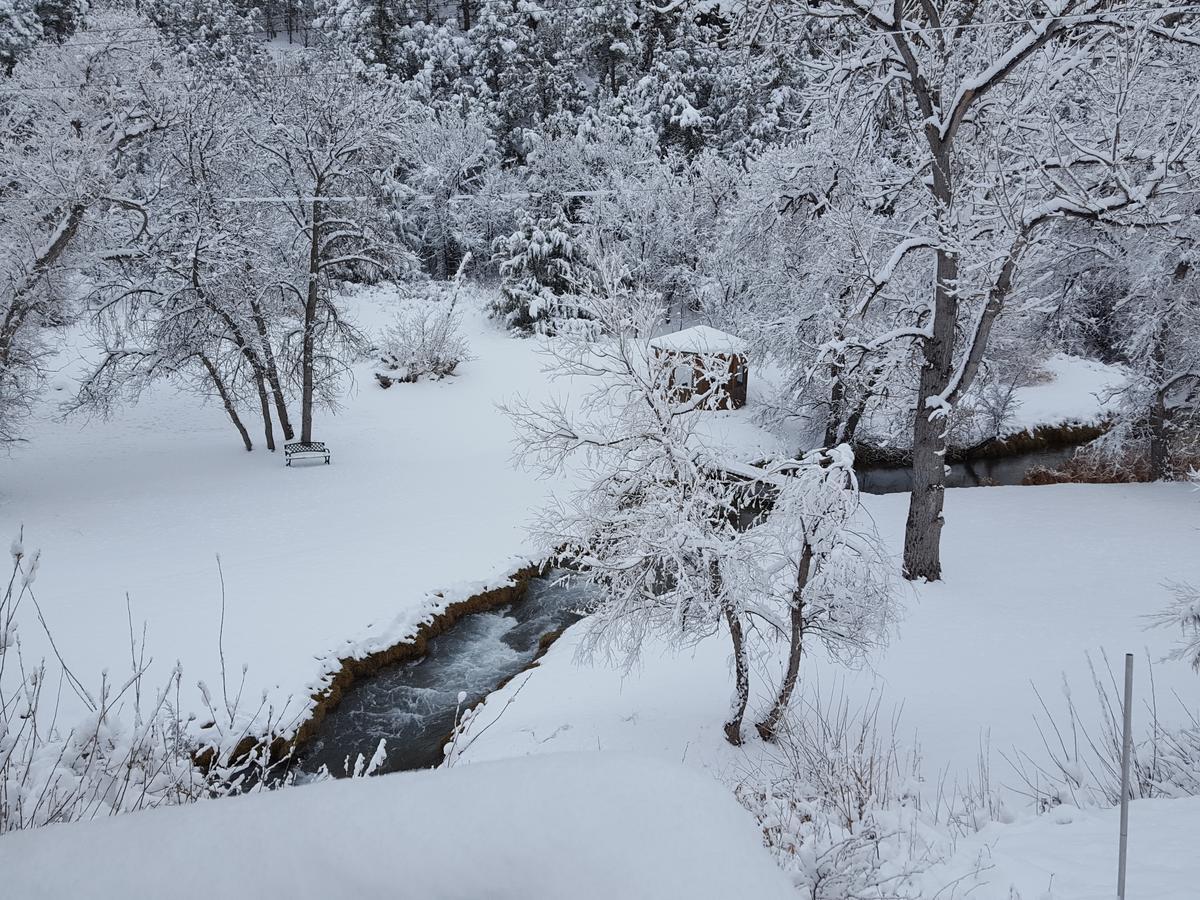 River Falls Lodging -Black Hills, South Dakota ฮ็อตสปริงส์ ภายนอก รูปภาพ